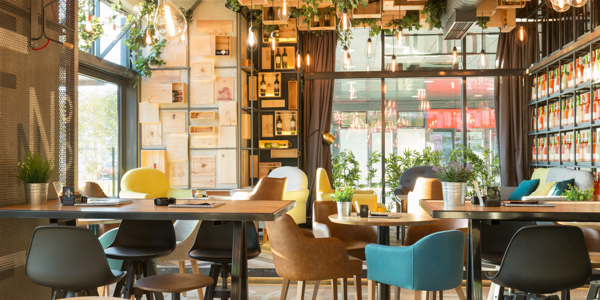 Restaurant Laundry Featuring Cafe 1800X900